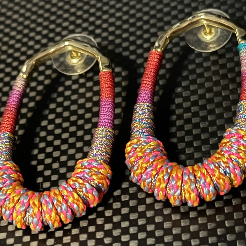 Kendra Scott Colorful threaded Hoop Earrings